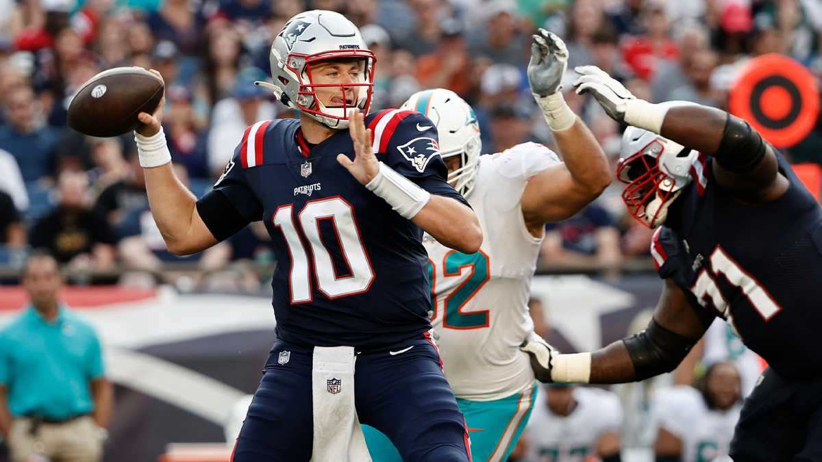 Mac Jones, Patriots lose to Miami Dolphins, 17-16, at Gillette Stadium