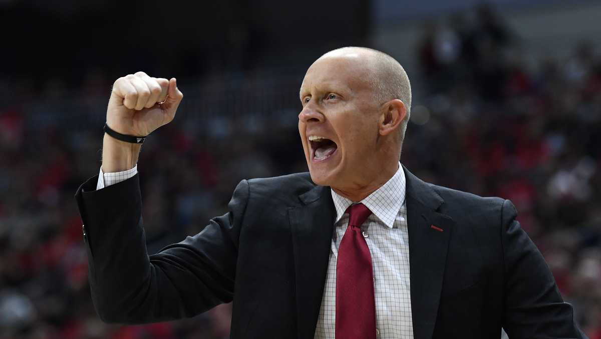 UofL basketball head coach Chris Mack tests positive for COVID-19 ...