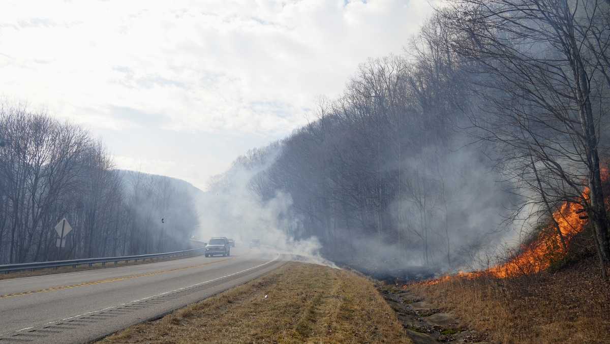 Firefighters, aircraft respond to reported fire in Western North Carolina forest