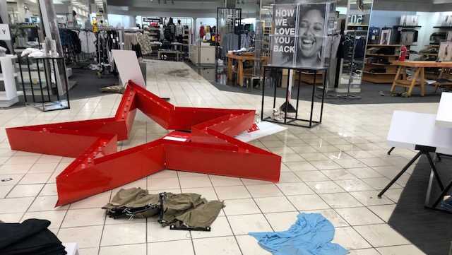 Demonstrators Loot Macy S In Downtown Sacramento