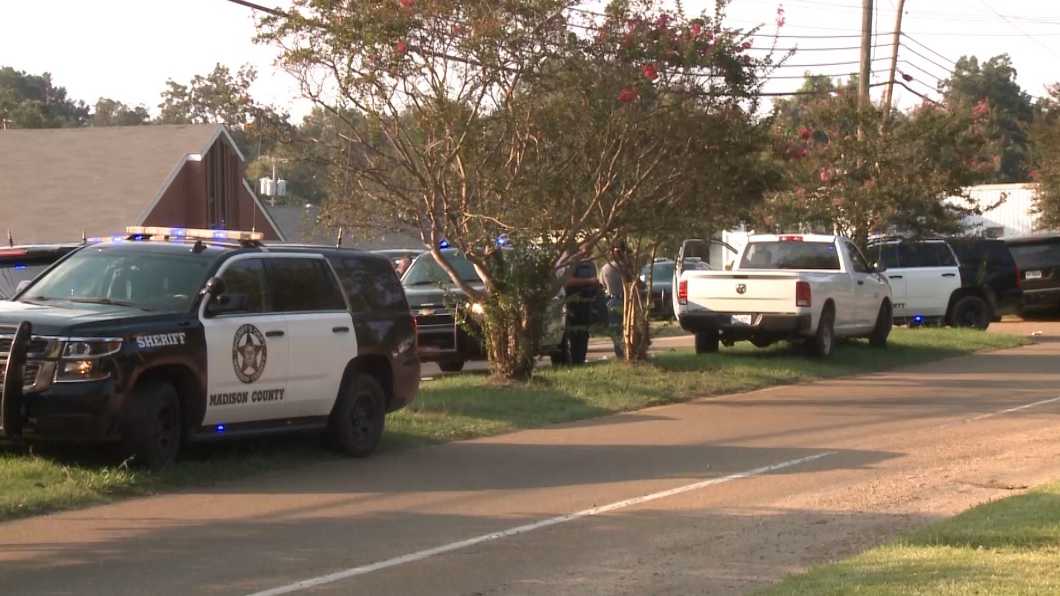Man dies after high-speed police chase ends near downtown Canton