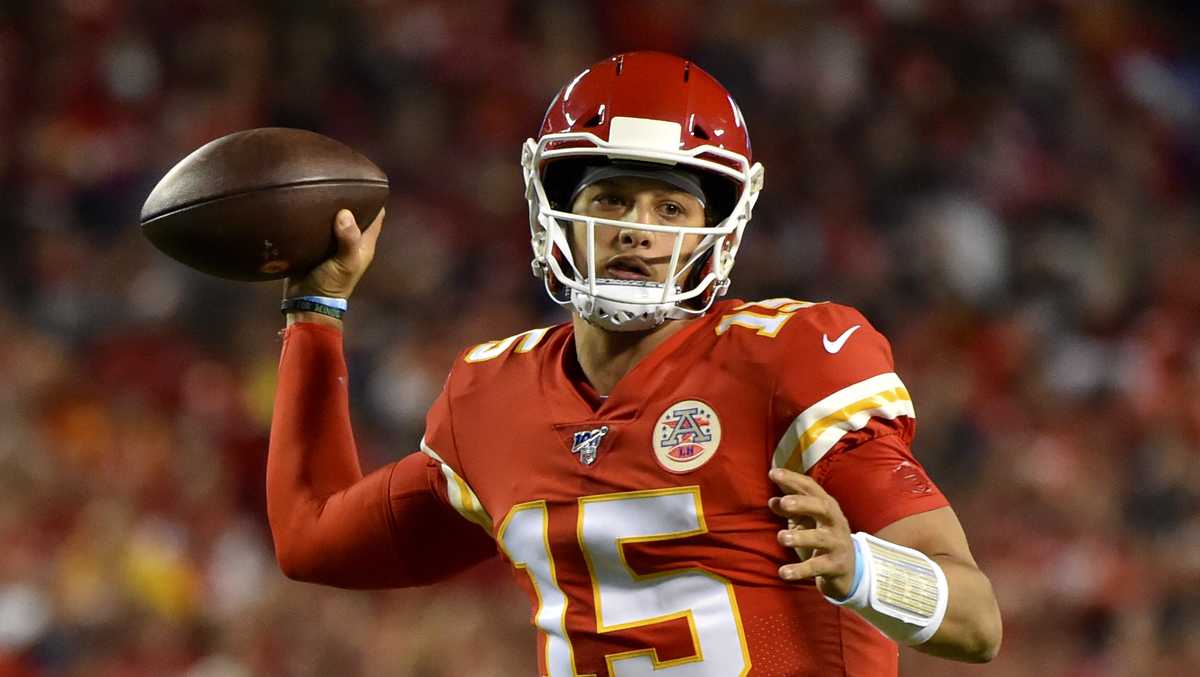 Texans-Chiefs highlighted by tantalizing Watson-Mahomes duel