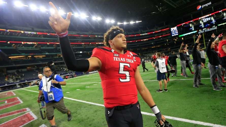 Patrick Mahomes was robbed at gunpoint in his rookie season