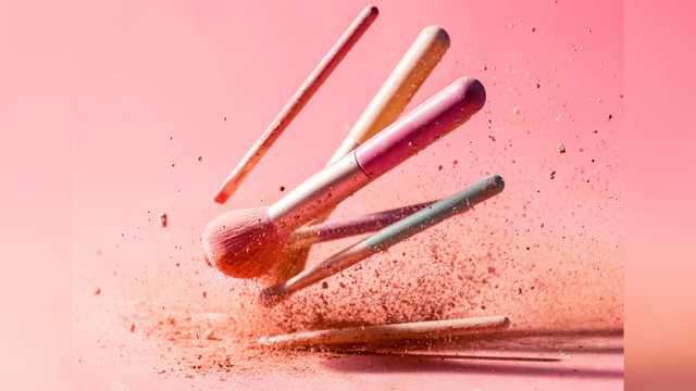 Rossen Reports: How dangerous is your expired makeup? - Vimarsana News