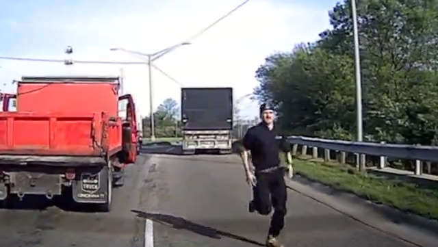 Man who ran into traffic to stop 7-year-old driver: 'I saw someone that needed help' - Vimarsana News