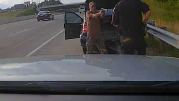 North Carolina: Man points gun at trooper - Vimarsana News