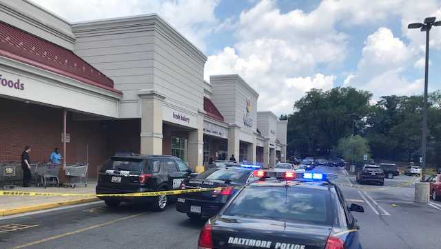 Man shot in parking lot of north Baltimore grocery store