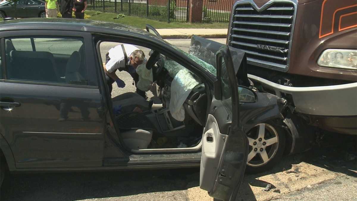 Police: Driver charged with DUI after shooting heroin, crashing car
