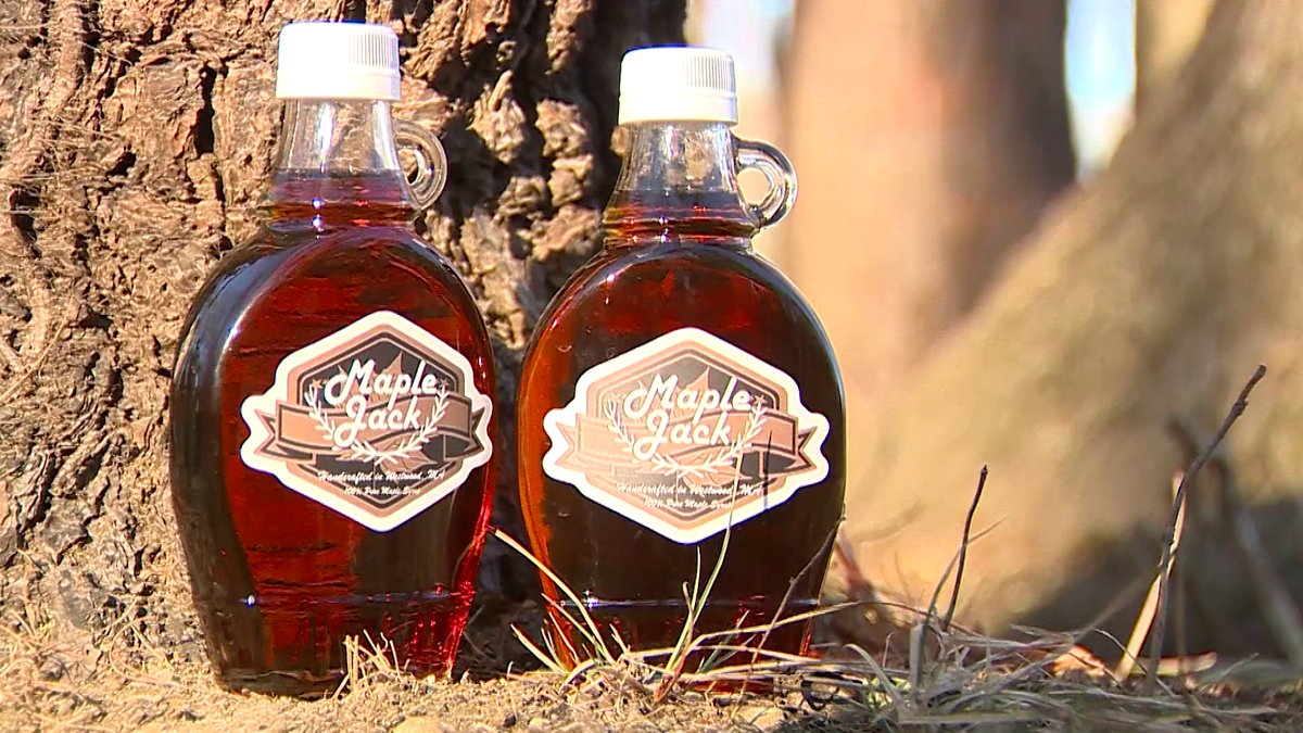High school senior builds sugar shack, creates his own maple syrup