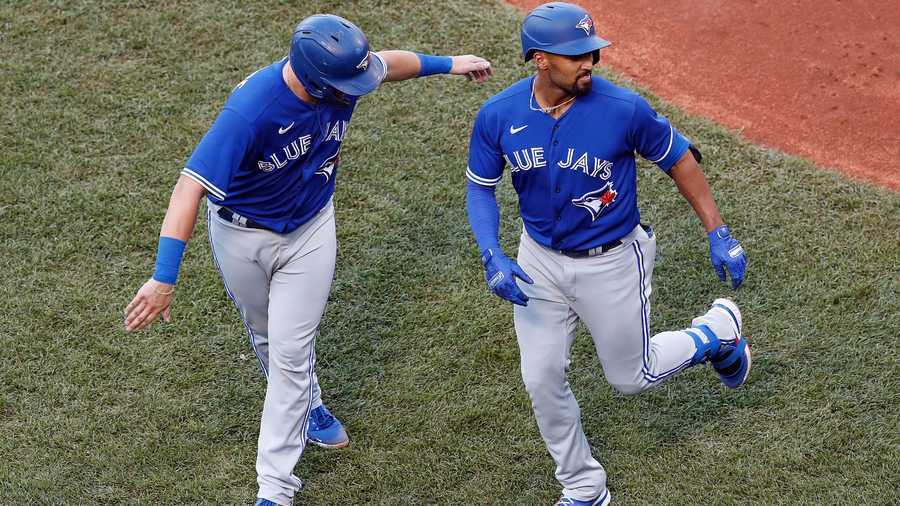 Red Sox battered by Blue Jays as Toronto slugs 5 homers at Fenway
