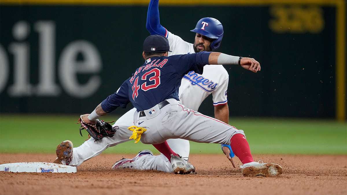 Red Sox blow early lead, lose in rout to playoff-chasing Rangers