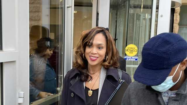 Mosby defense rests case after tense cross-examination - Vimarsana News