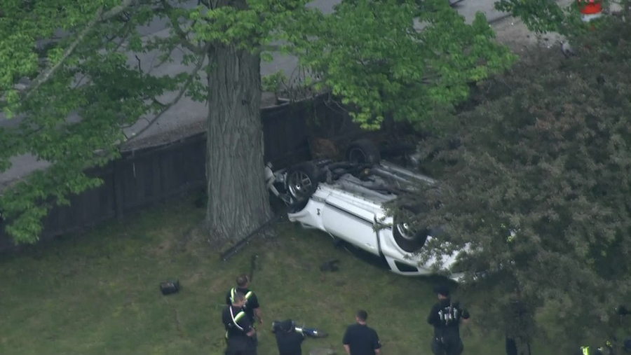 Serious crash closes street in Marlborough