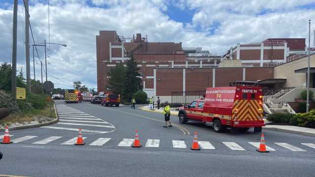 2 workers rescued from chocolate tank at Mars plant in Elizabethtown - Vimarsana News