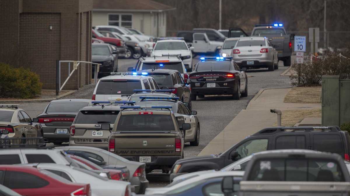 Images Marshall County, Kentucky school shooting