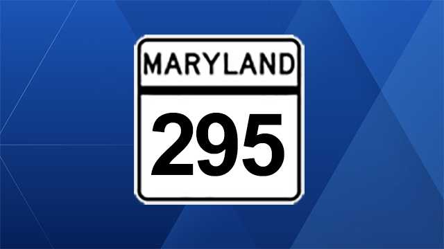 Police: Woman crashes, fatally struck by oncoming traffic - Vimarsana News