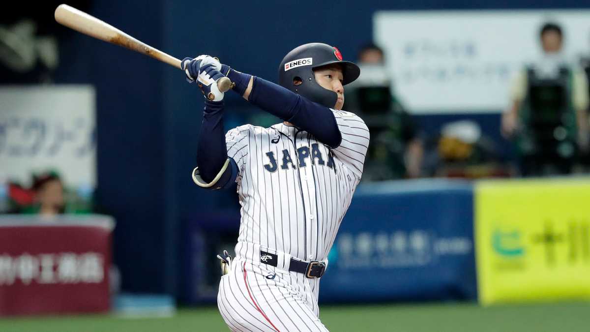 Japanese baseball returns to field after COVID-19 delay