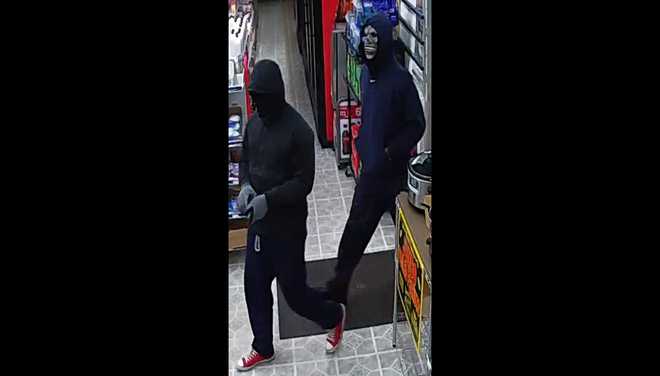 Armed man, man wearing Halloween mask rob Upstate gas station