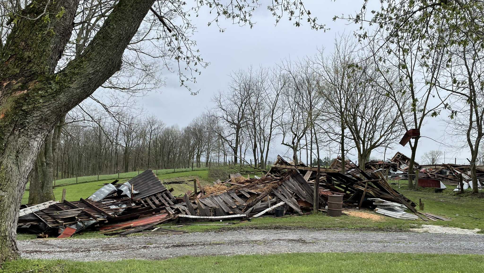 Community working on cleanup efforts after tornado hits Mason County - Vimarsana News
