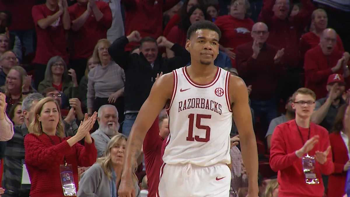 Mason Jones declares for NBA Draft