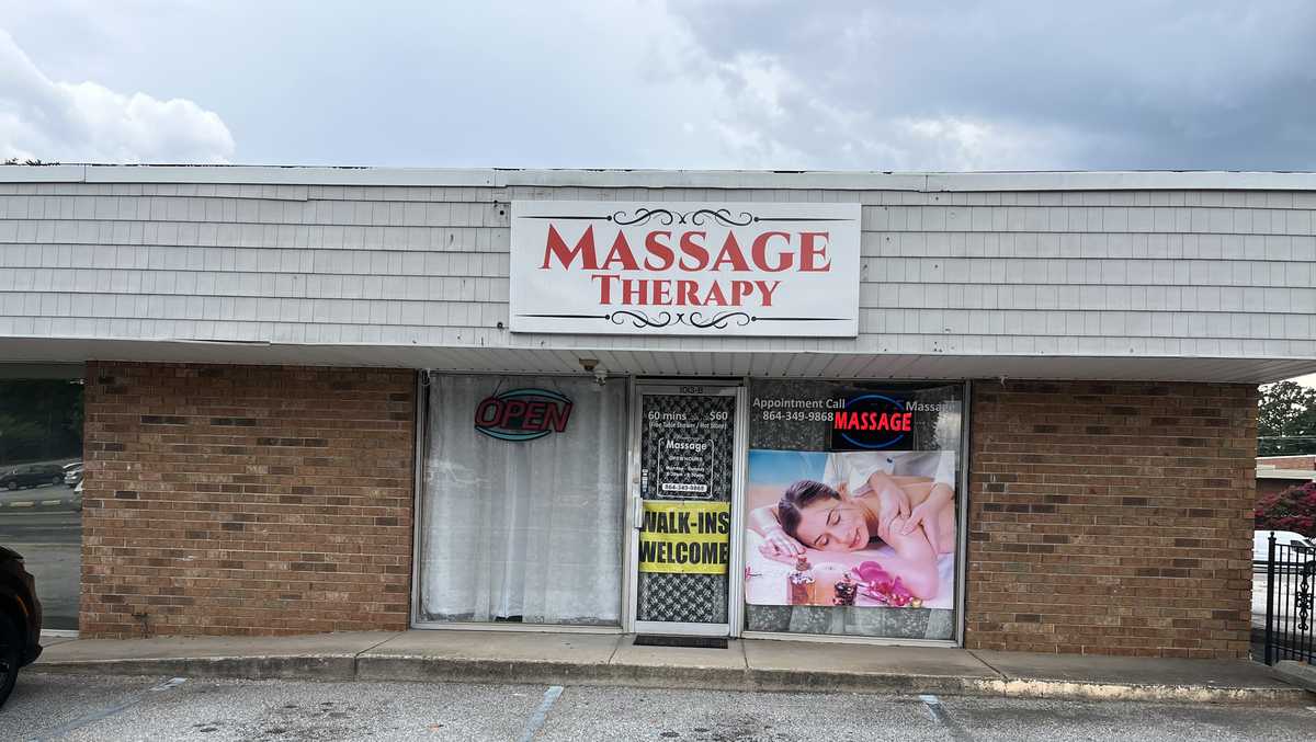 South Carolina: Police conduct search warrant at massage parlor