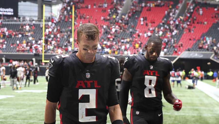 Atlanta Falcons tight end Kyle Pitts (8) catches a pass during NFL