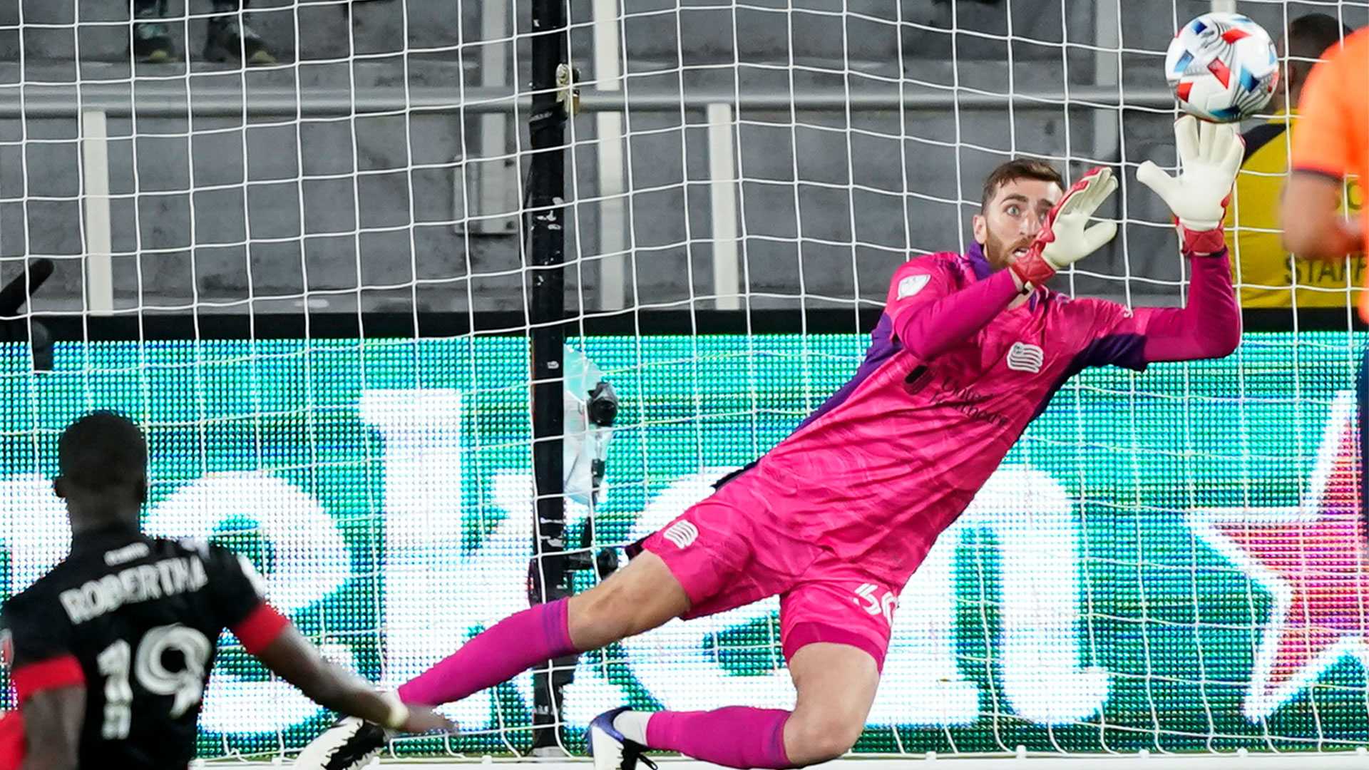 Rowdies defenseman celebrates first goal with mom battling cancer