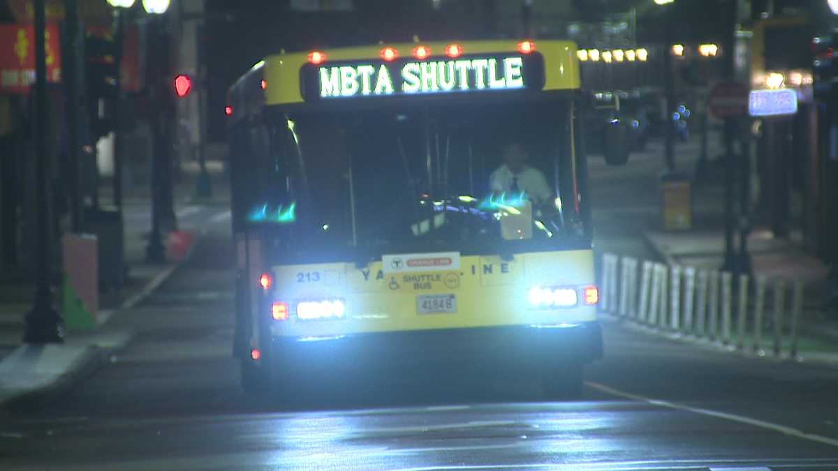 Monday morning commute brings first big test of MBTA's Orange Line shutdown 1 Monday morning commute brings first big test of MBTA's Orange Line shutdown thumbnail