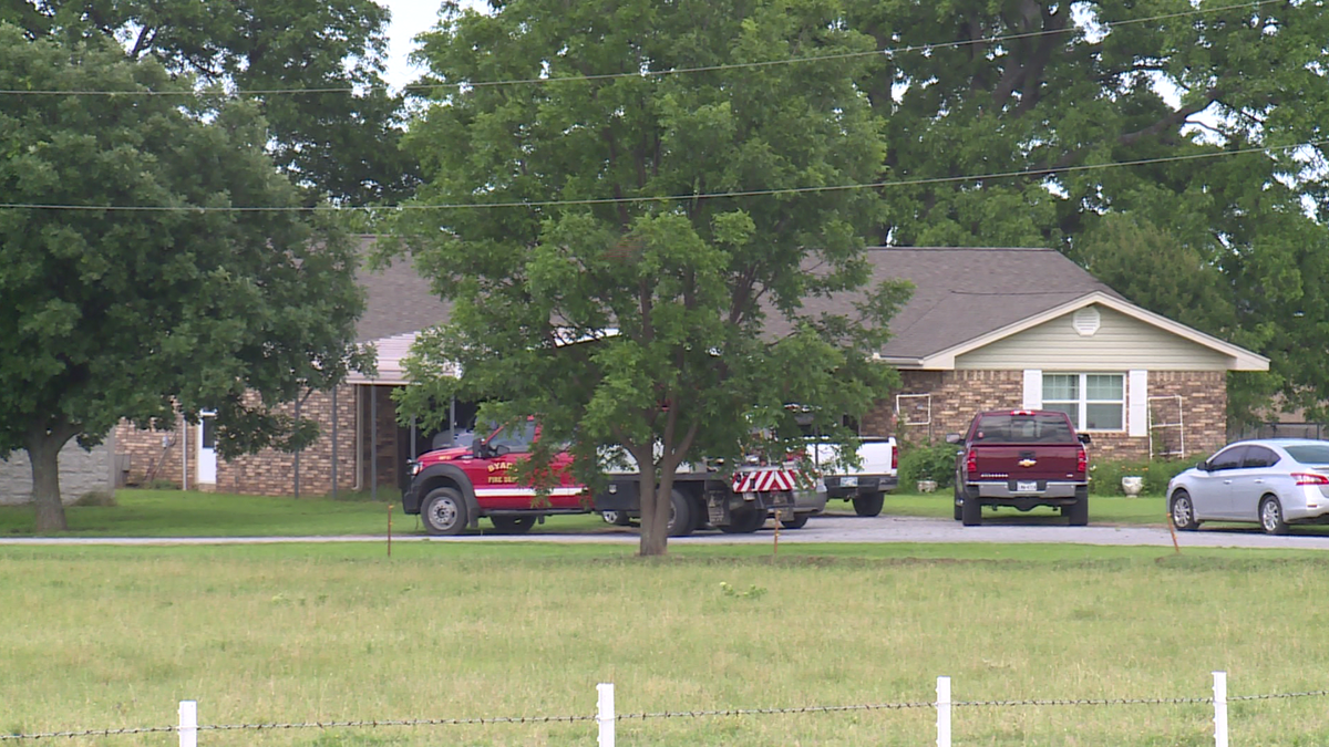 Officers investigate possible homicide in McClain County, officials say