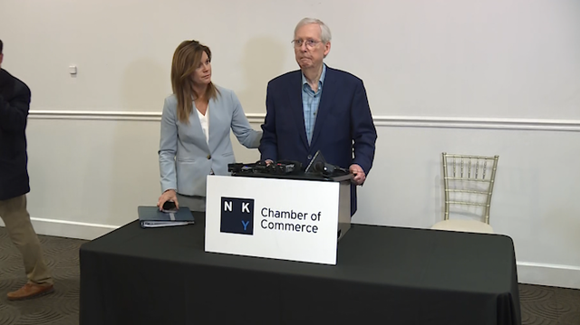 Mitch McConnell appears to freeze during media gaggle - Vimarsana News