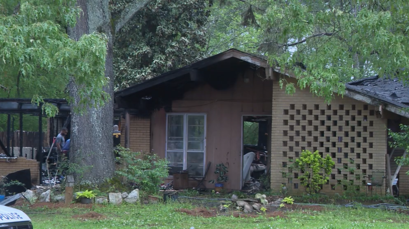 Jackson house fire ends with 1 person dead