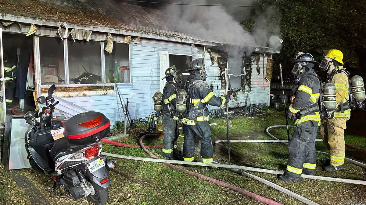 5 dogs rescued from Marion County house fire, 1 puppy not located