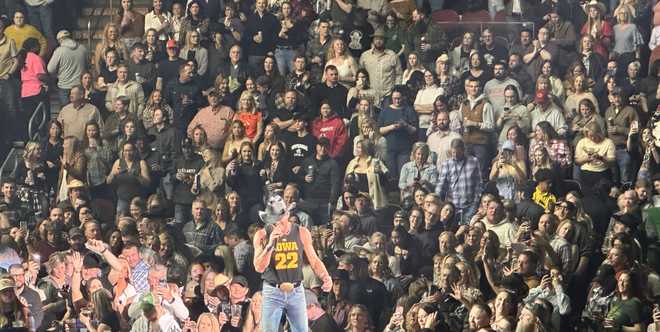 Country&#x20;music&#x20;star&#x20;Tim&#x20;McGraw&#x20;wears&#x20;a&#x20;Caitlin&#x20;Clark&#x20;jersey&#x20;while&#x20;performing&#x20;at&#x20;Wells&#x20;Fargo&#x20;Arena