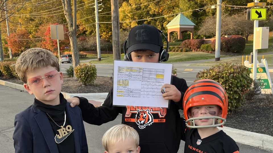 Fans across Cincinnati area dress as Bengals QB Joe Burrow for Halloween