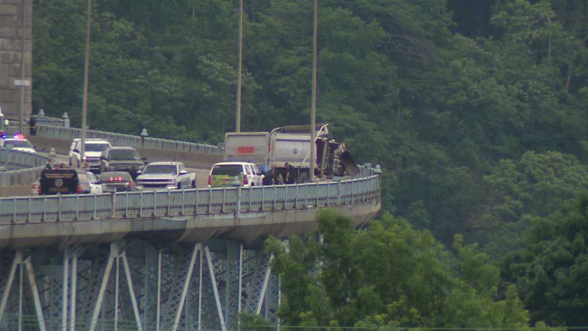 Woman, 19, killed in collision with dump truck on McKees Rocks Bridge