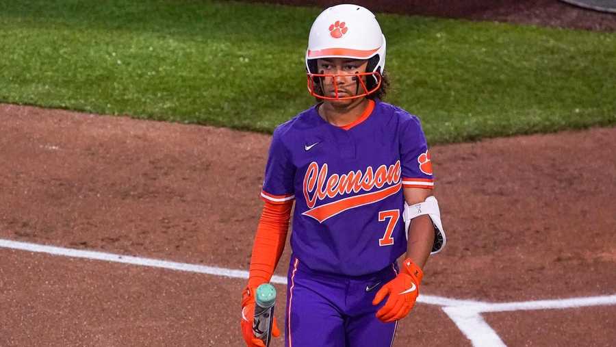 The No. 10 Clemson Tigers dropped the opener of their Super Regional in Stillwater to No. 7 Oklahoma State 2-0 on Thursday night.