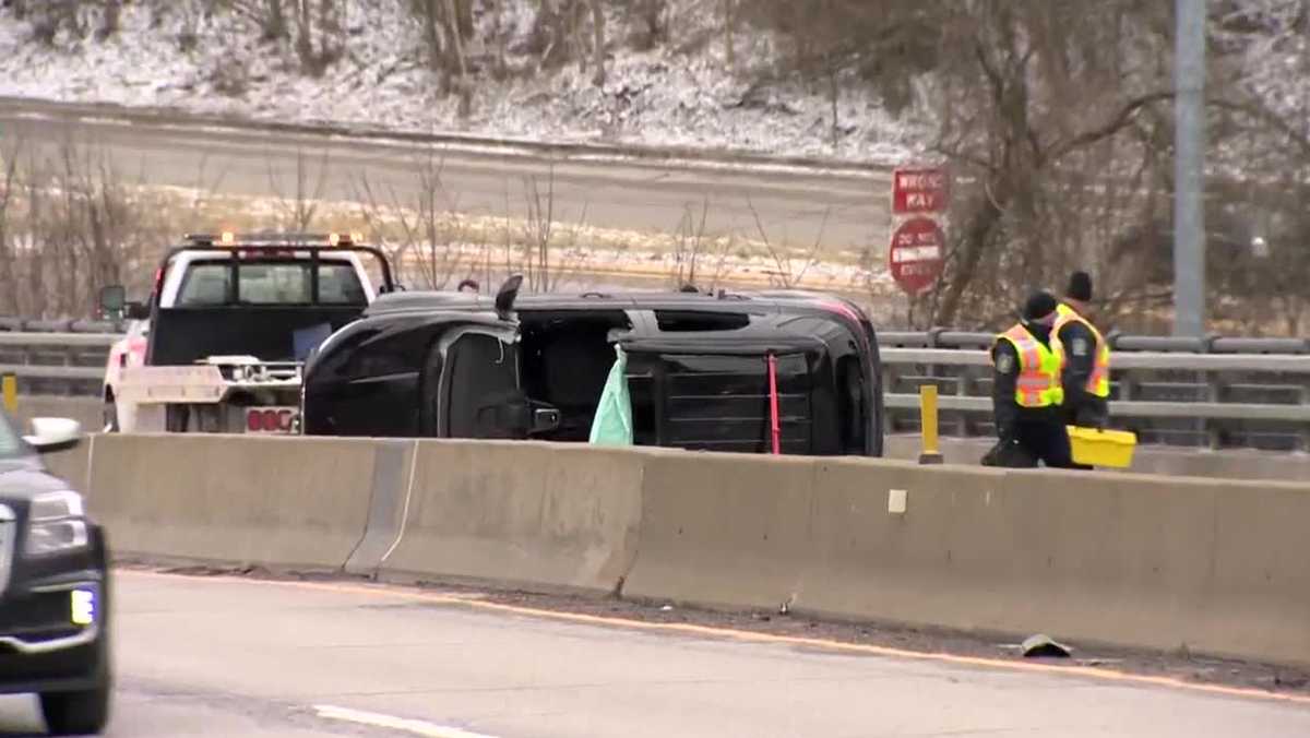 Rollover crash closes McKnight Road northbound in Ross Township