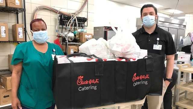 Orioles deliver meals to hospital