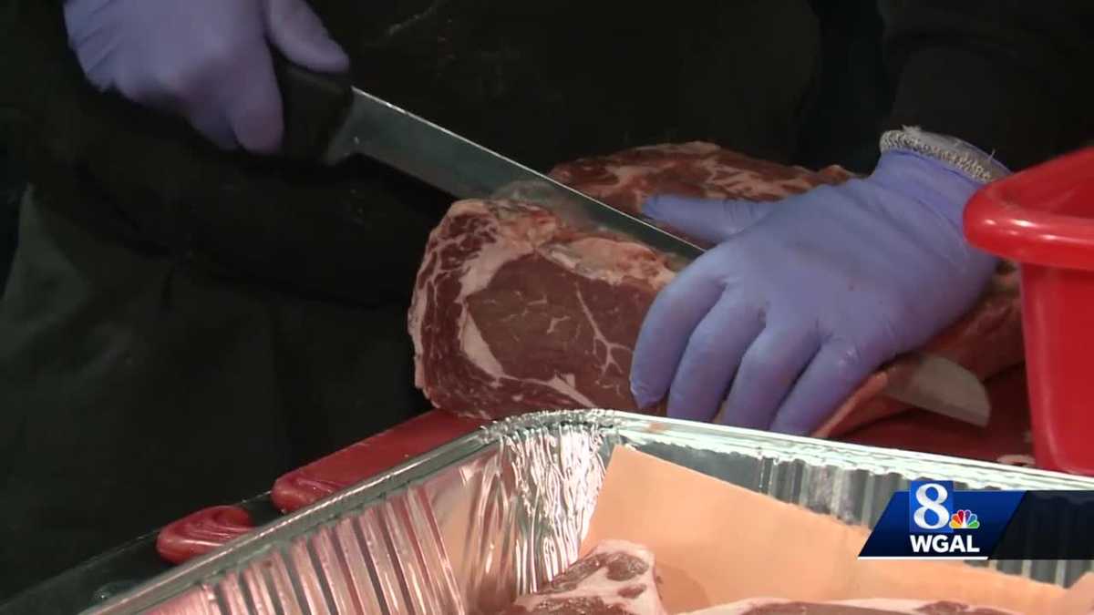 Texas Roadhouse butchers compete in regional meat cutting content