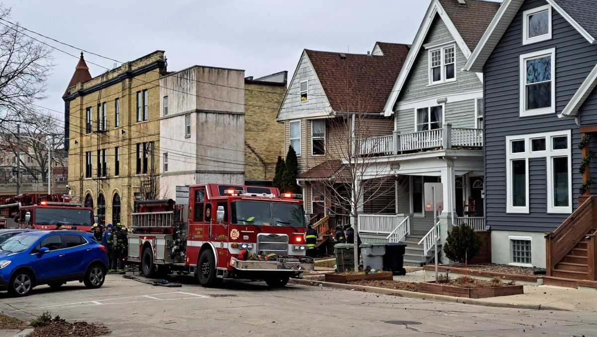 Fire crews battle blaze on Milwaukee's East Side - WISN