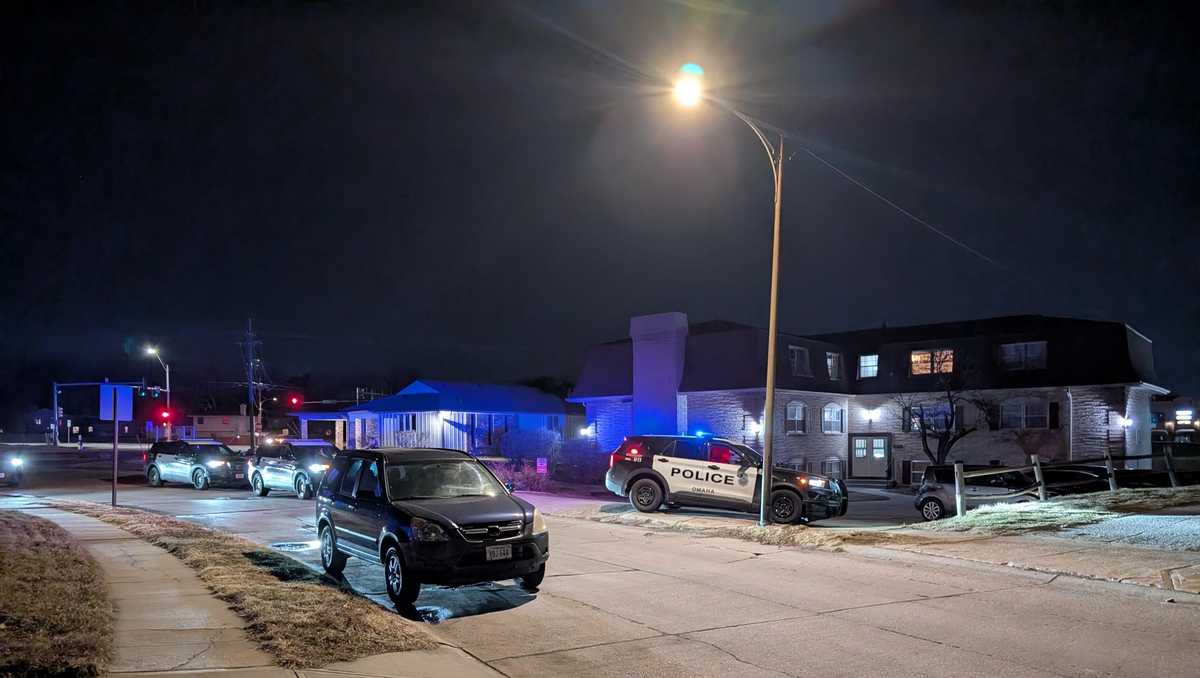 West Omaha stabbing sends two people to the hospital