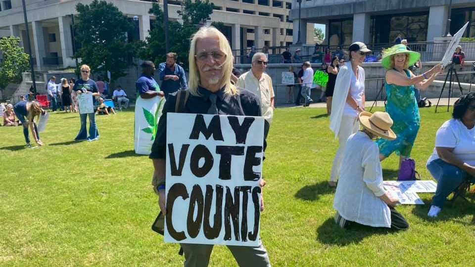 Medical marijuana supporters hold rally calling for special session - Vimarsana News