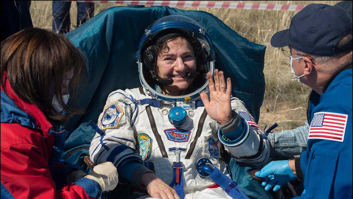 Maine astronaut returns safely to Earth