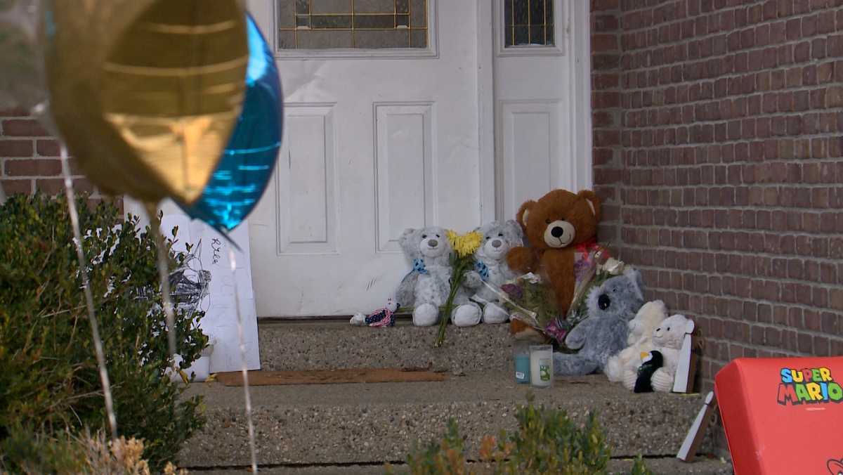Memorial made outside Bullitt County home where 2 boys were shot, killed
