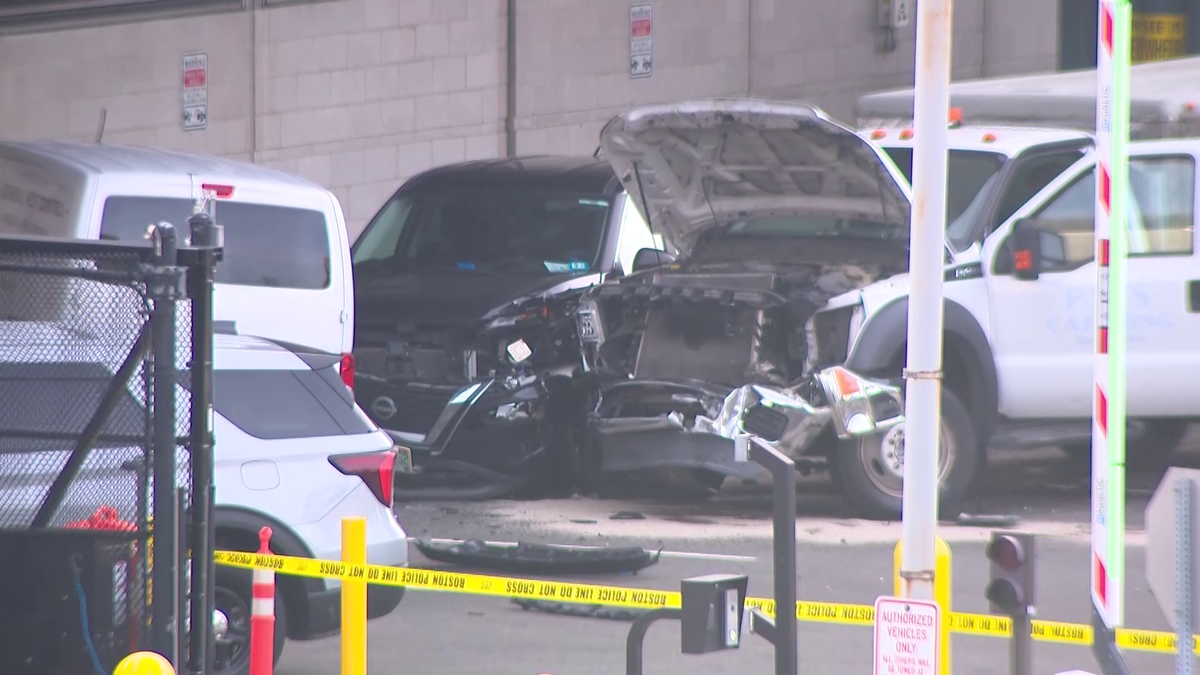 Homicide detectives called to multi-vehicle crash at Boston convention center