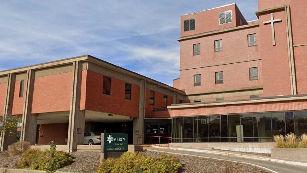 Lawsuit claims Iowa hospital CEO was often absent, put staff at risk