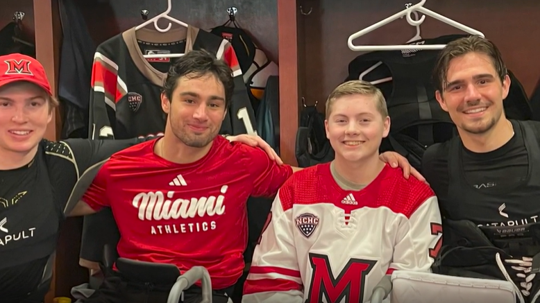 Teen with ultra-rare disorder inspires national attention through hockey