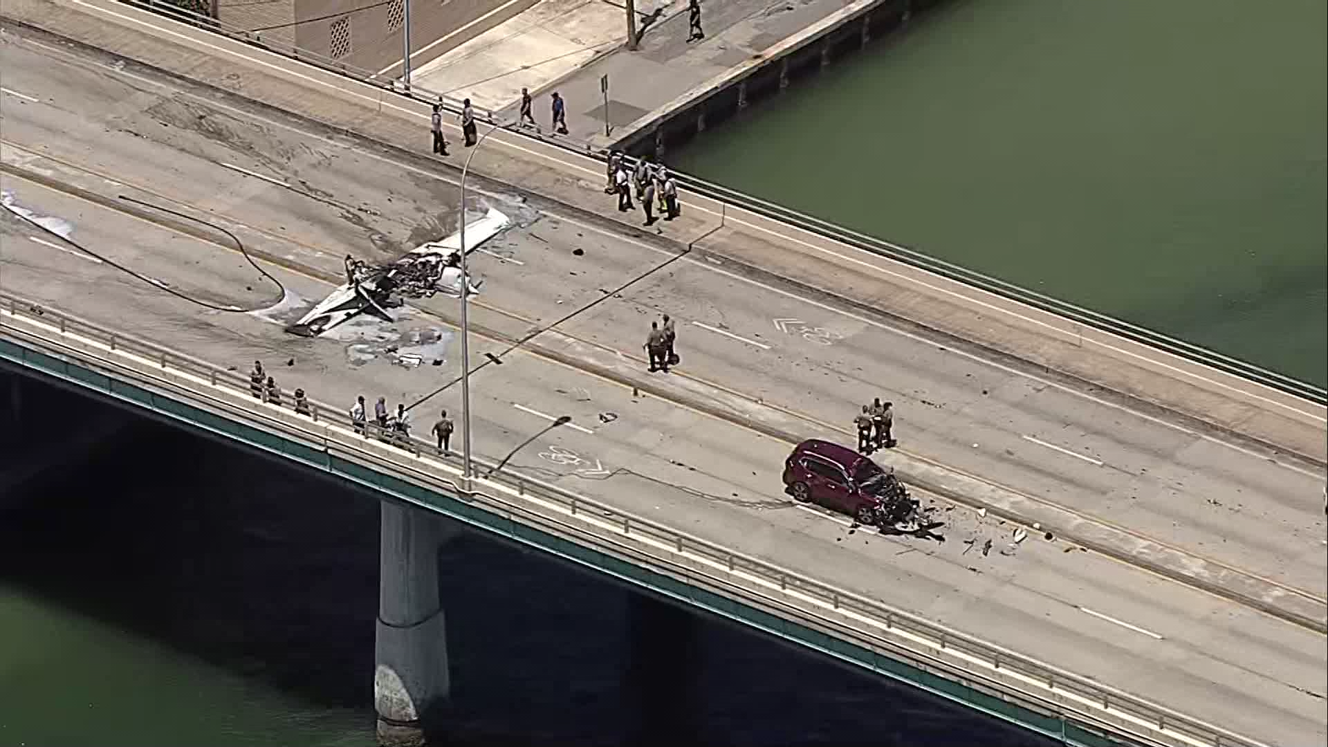 Plane crashes into Miami Bridge, hits SUV - Trendradars Latest