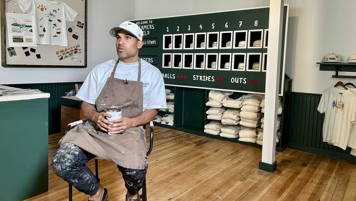 Major League Baseball player turned artist opens studio, shop in Maine