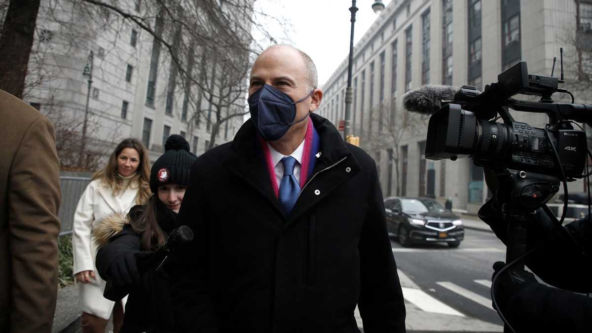 American Greed The Trials Of Michael Avenatti Michael Avenatti steps in to represent himself in his trial